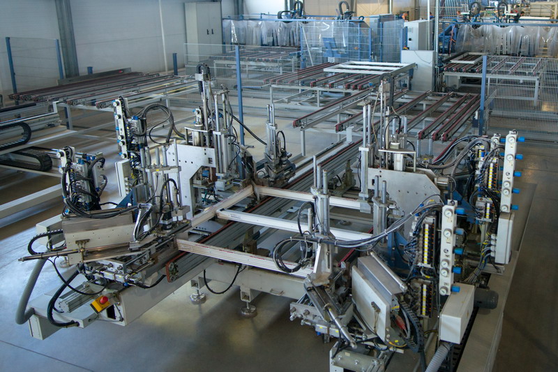 Производство SCHTERN — профили крупно